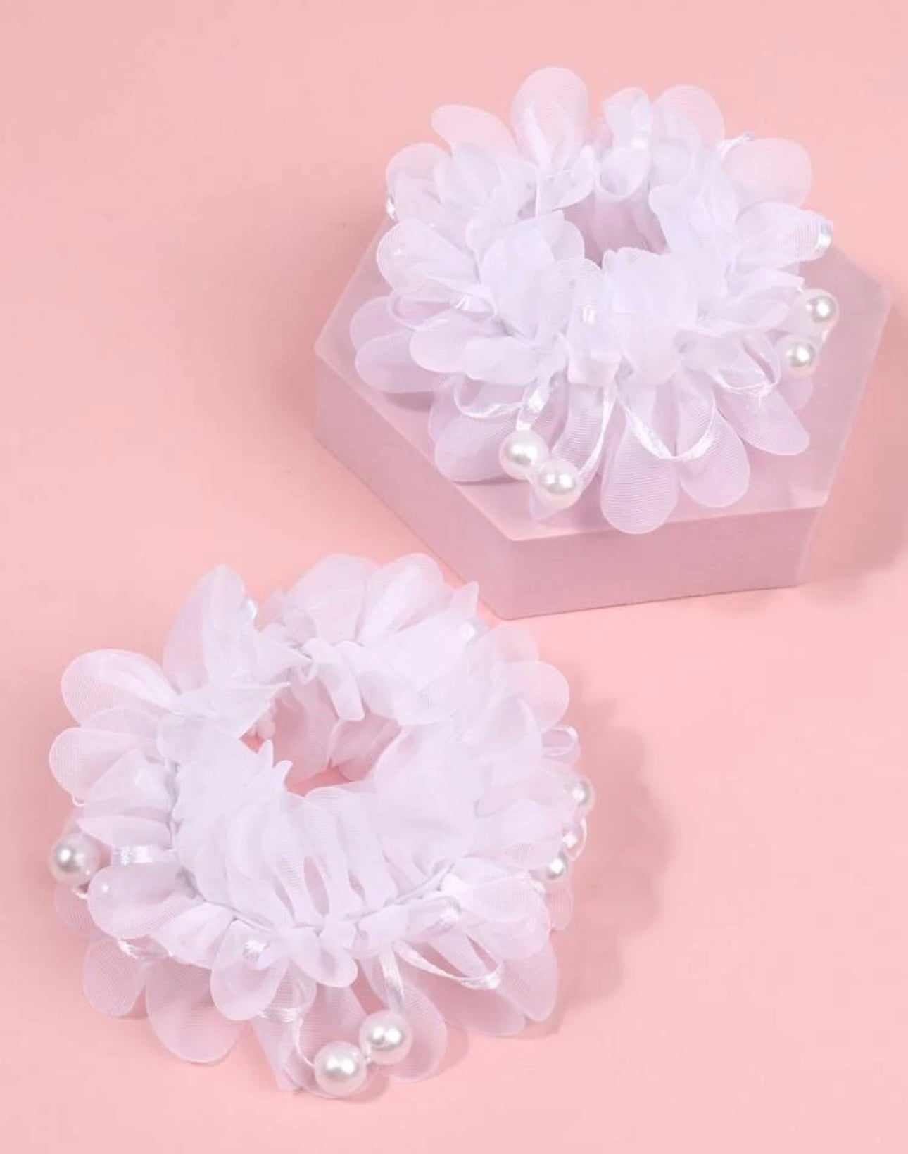 2pcs Girls' Cute White Fabric Beaded
Hair Accessories Flower Hair Hoop