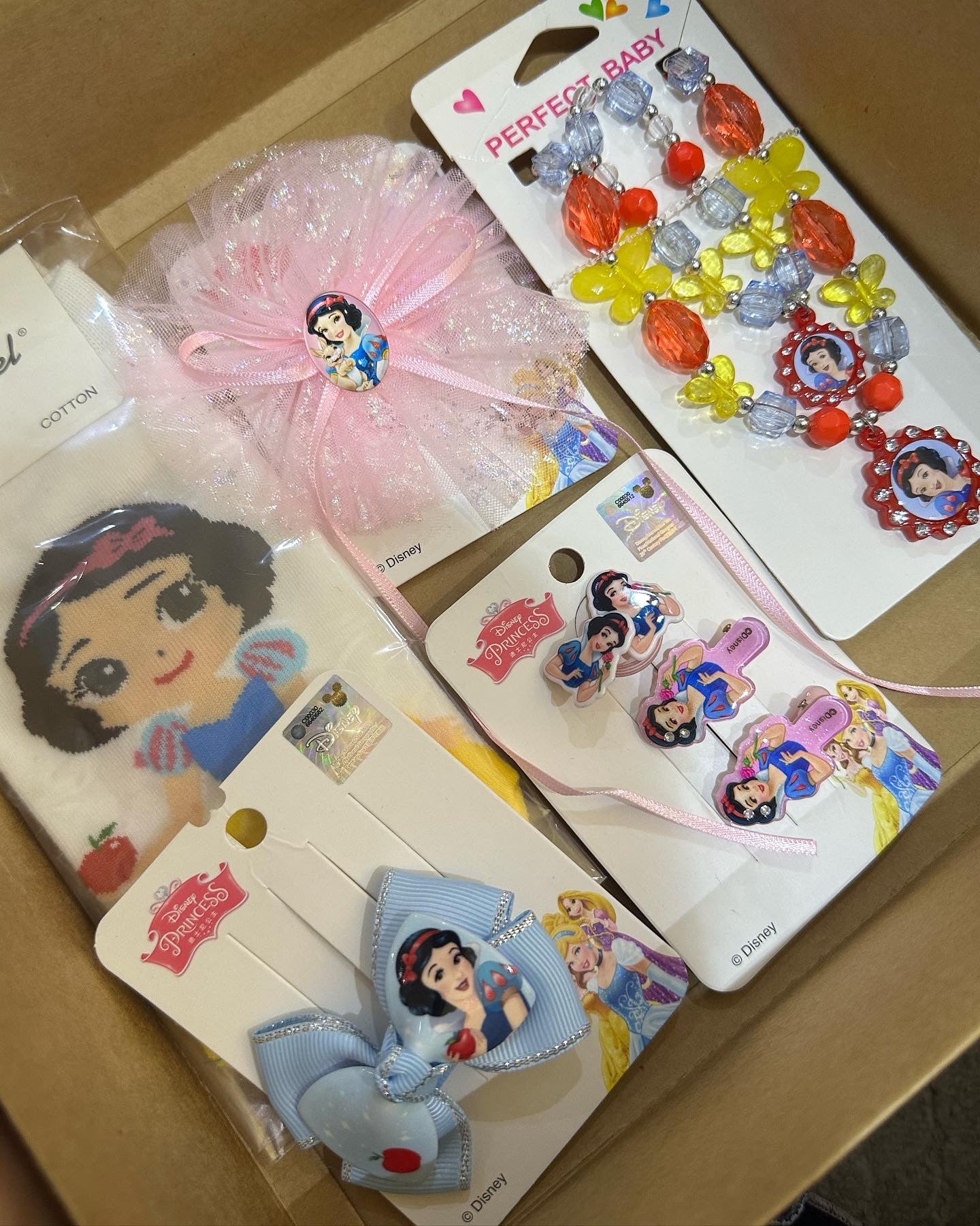 (17)Snow white gift box