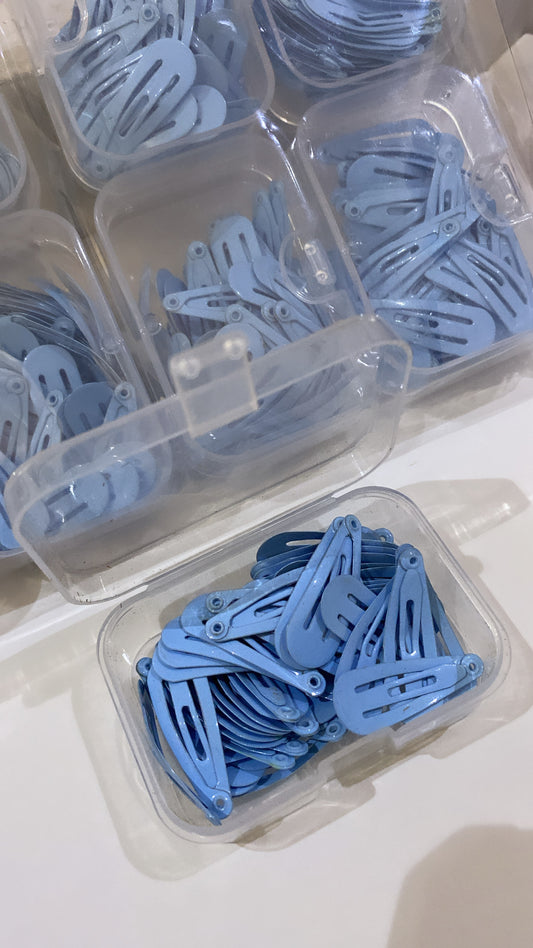 Light blue hair clips box small size